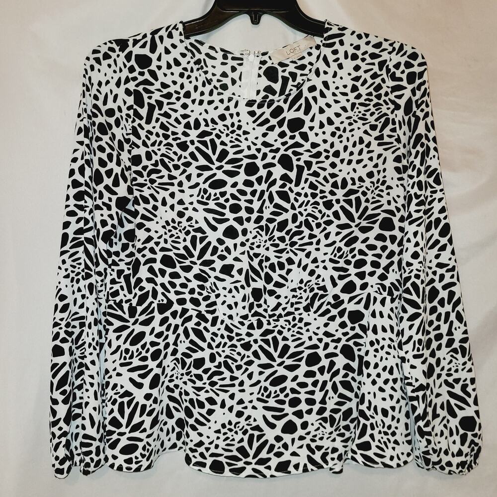 Loft black and white animal print long sleeve top Size 4 Artsy Retro Office